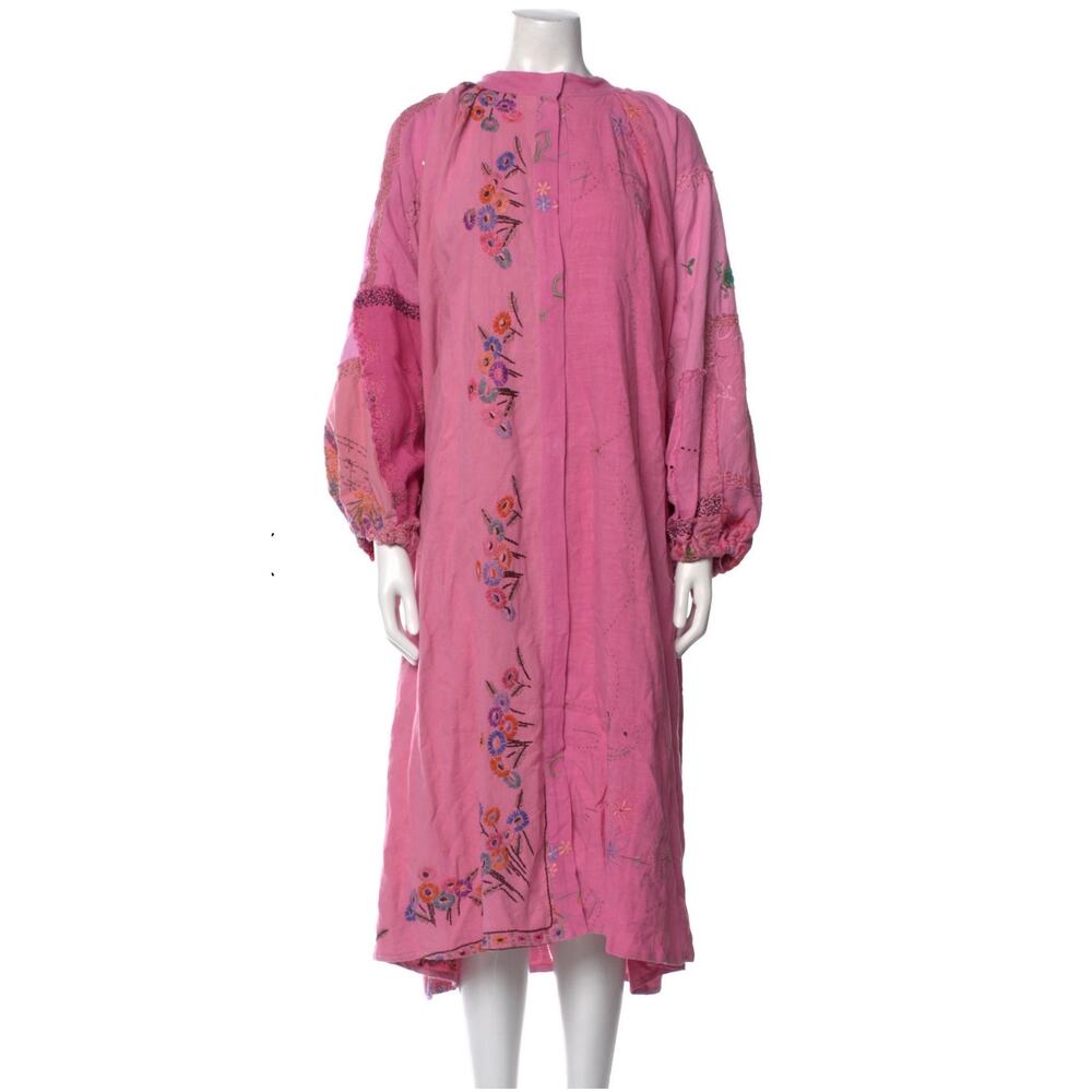 Gorgeous Floral embroidered dress by Walid. One of a kind. Size S, oversized